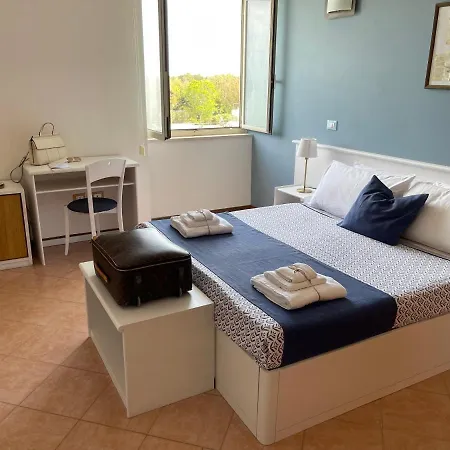 Gatto Bianco Casalabate 3* 莱切