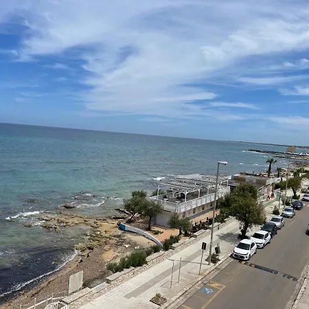 فندق Gatto Bianco Casalabate 3*