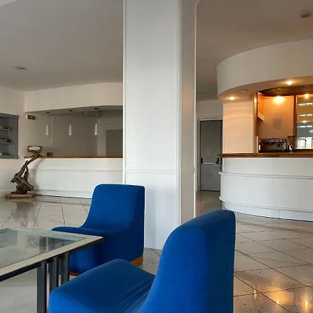 Gatto Bianco Casalabate ليتشي