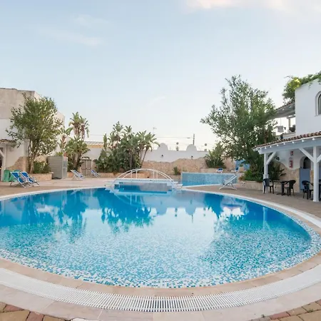 فندق Gatto Bianco Casalabate 3*