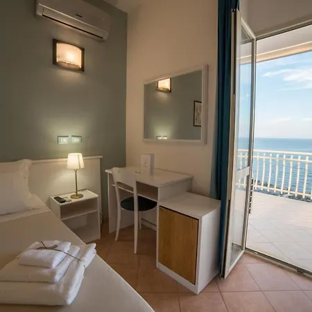 Gatto Bianco Casalabate فندق 3*