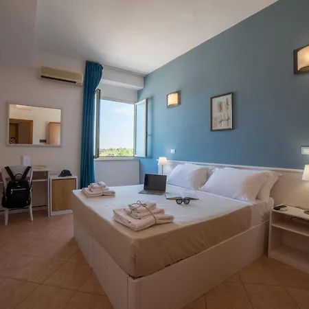 Gatto Bianco Casalabate 莱切