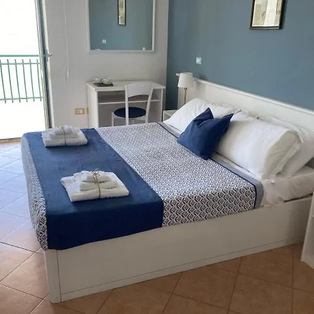 Gatto Bianco Casalabate Lecce