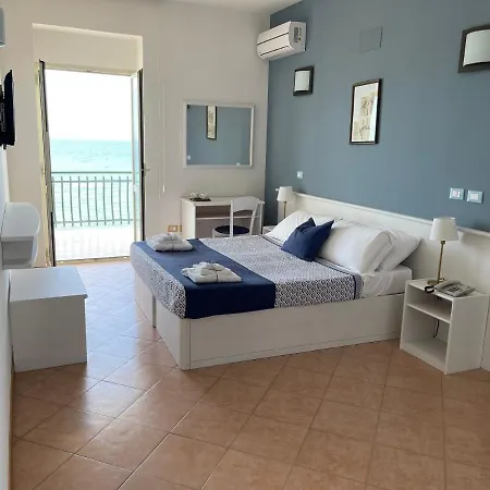 Hotel Gatto Bianco Casalabate 3*