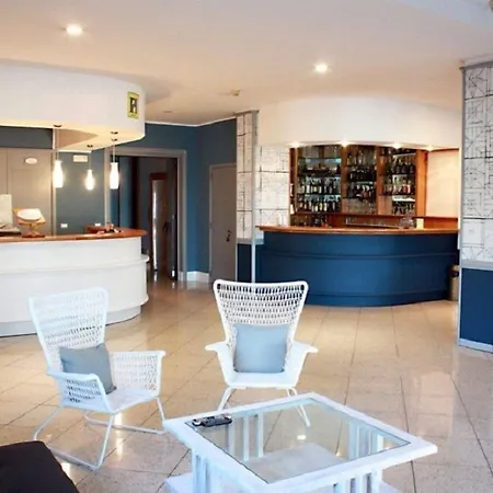 Hotel Gatto Bianco Casalabate 3*