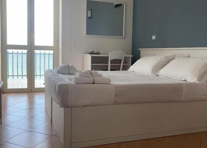 Gatto Bianco Casalabate Lecce