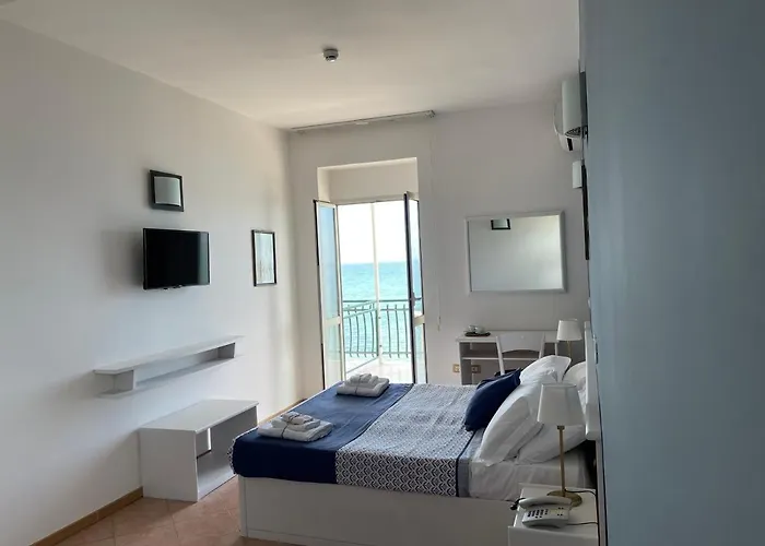 Gatto Bianco Casalabate レッチェ