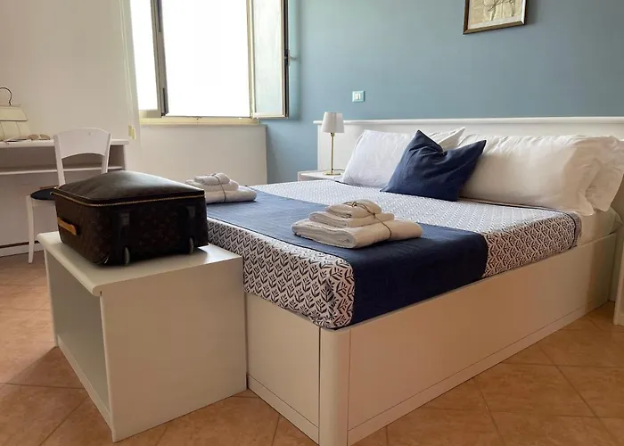 Gatto Bianco Casalabate מלון לצ'ה