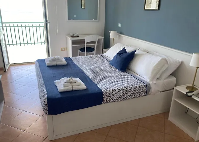 Gatto Bianco Casalabate Lecce