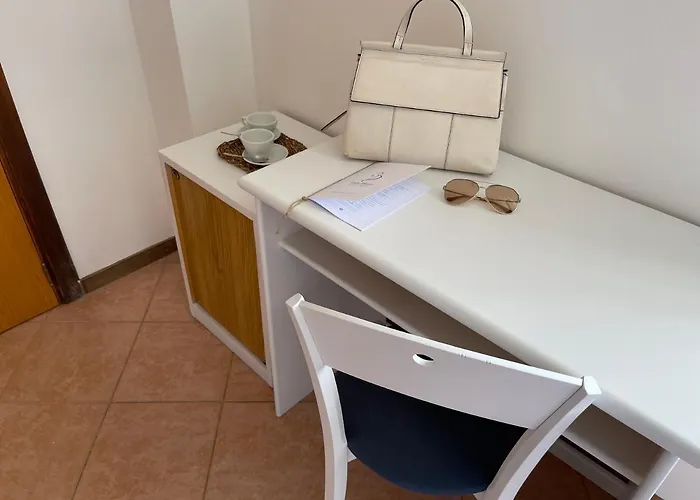 Gatto Bianco Casalabate לצ'ה