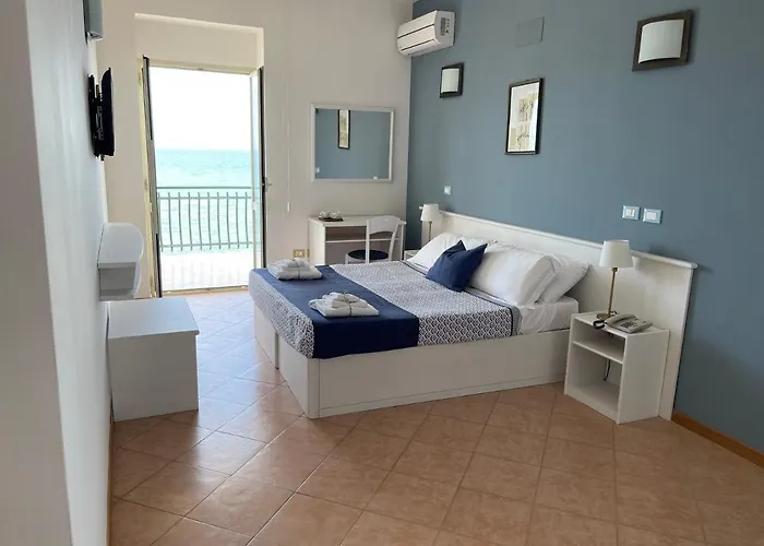 מלון Gatto Bianco Casalabate 3*