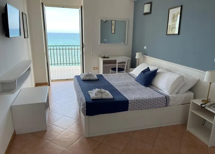 Gatto Bianco Casalabate 3* Lecce