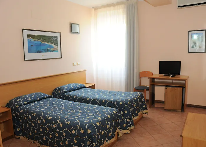 Hotel Gatto Bianco Casalabate 3*