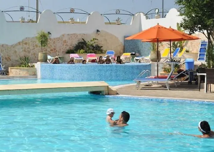 Hotel Gatto Bianco Casalabate 3*